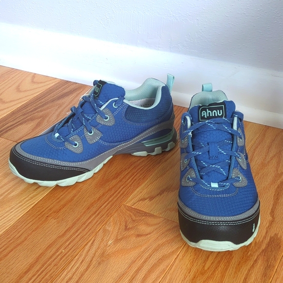 New Ahnu Sugarpine Women's Air Mesh Waterproof Hiking Boot, Size 6 - Picture 2 of 11